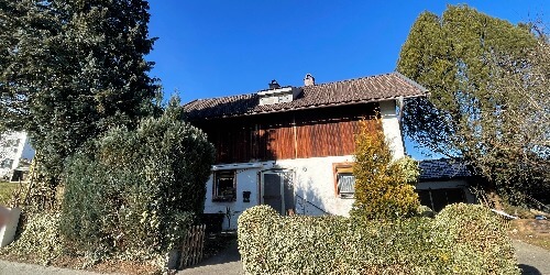 Baugrundstück mit Altbestand - Saaldorf